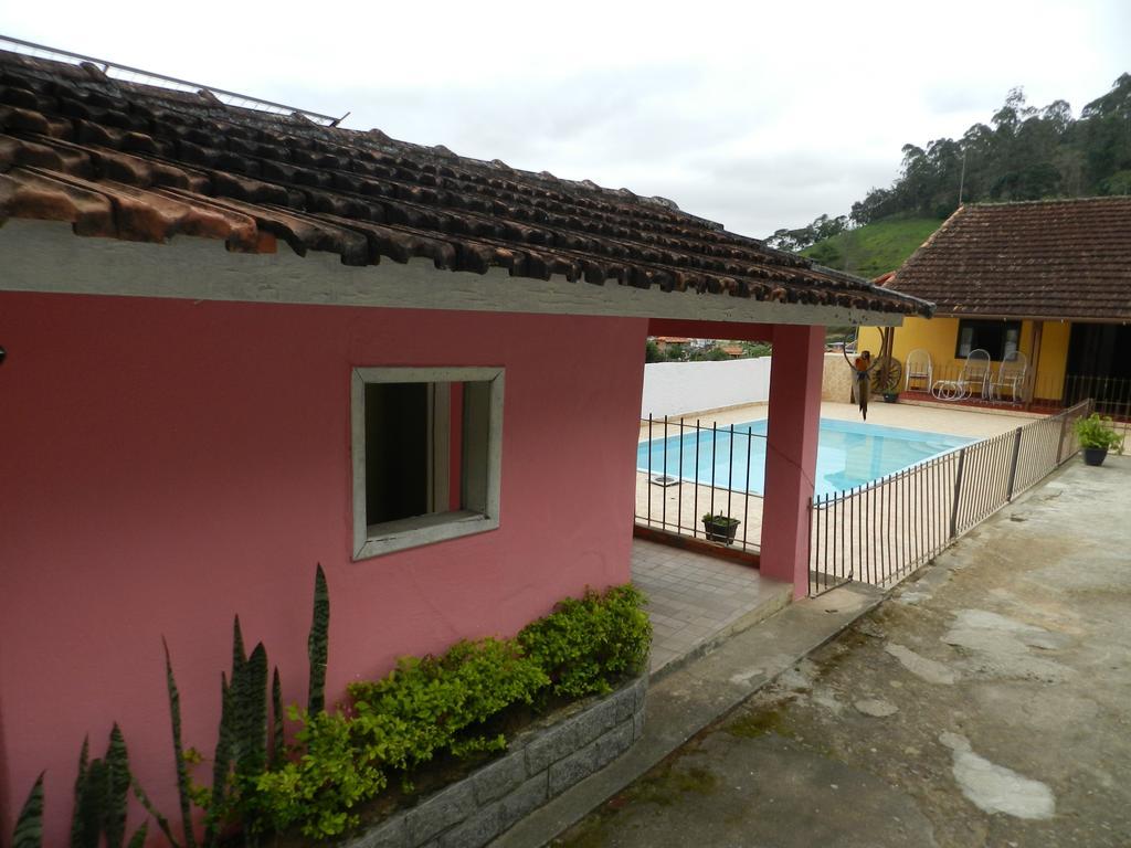 Pousada Hospedaria Santa Clara Santa Rita de Jacutinga Exterior foto